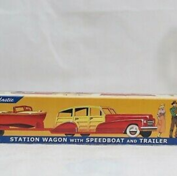 DIMESTORE DREAMS DELUXE PLASTIC 1:43 CONVERTIBLE WITH SPEEDBOAT & TRAILER nos - Picture 7 of 11